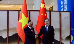 Phó Thủ tướng Thường trực Chính phủ Phạm Gia Túc hội đàm với Phó Thủ tướng Thường trực Quốc vụ viện Trung Quốc Đinh Tiết Tường