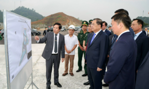 Phó Thủ tướng Thường trực Phạm Gia Túc khảo sát mô hình logistics, cửa khẩu thông minh tại Lạng Sơn