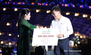 Vietcombank trao 500 triệu đồng tiếp sức trẻ em khó khăn tại 'Nghĩa tình Phương Nam'