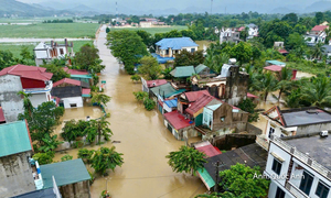 Mưa lớn nhiều ngày khiến hàng trăm ngôi nhà ở Thanh Hóa ngập sâu