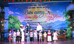 Ấm áp tình quân dân trong “Biên cương - Đêm hội trăng rằm”