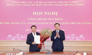 Công bố quyết định chỉ định Bí thư Đảng ủy Cơ quan Ban Tuyên giáo Trung ương
