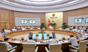 Khẩn trương hoàn thiện các dự án luật, khơi thông nguồn lực phát triển