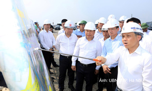 Chủ tịch Hà Nội kiểm tra thực địa một số công trình, dự án quan trọng 