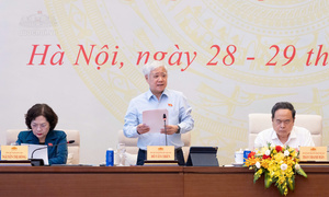 Bế mạc Hội nghị đại biểu Quốc hội hoạt động chuyên trách lần thứ Nhất