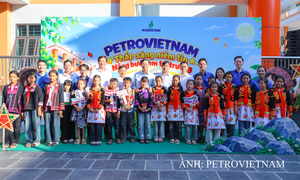 Trung thu đầu tiên dưới mái trường Petrovietnam: Thắp sáng niềm tin nơi biên cương