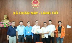Thành phố Huế: Ba người trẻ lan tỏa việc tử tế 'Sạch đường Sạch làng'