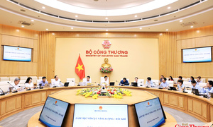 Bộ trưởng Lê Mạnh Hùng làm việc với Cục Năng lượng - Dầu khí
