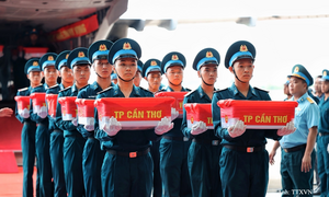 Máy bay quân sự đưa hơn 15.000 mẫu hài cốt liệt sĩ ra Hà Nội giám định ADN