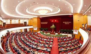 Ngày làm việc thứ hai: Hội nghị lần thứ tư Ban Chấp hành Trung ương Đảng khóa XIV