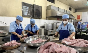 Kiểm soát bữa ăn, siết trách nhiệm người đứng đầu trường học