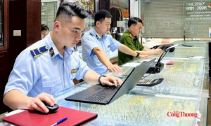 Gắn công tác Đảng với nâng cao hiệu quả quản lý thị trường