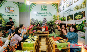 Từ nghề cốm truyền thống đến hành trình ‘chạm’ di sản văn hóa