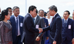 Thủ tướng Lê Minh Hưng tới Phnom Penh, bắt đầu chuyến thăm chính thức Campuchia  