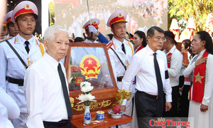 Chùm ảnh: Trong vòng tay Nhân dân, các liệt sĩ trở về với đất mẹ