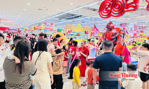 Thị trường quà tặng 20/10: Nhà bán lẻ tung ưu đãi hút khách