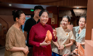 Nghệ nhân Hà Thị Vinh: 'Mong làng gốm trăm năm có thêm nhiều trăm năm nữa'