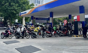 Giá xăng E10 giảm hơn 1.800 đồng/lít từ chiều 22/10