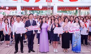 Diana đồng hành trang bị kiến thức tuổi dậy thì cho hơn 120.000 nữ sinh