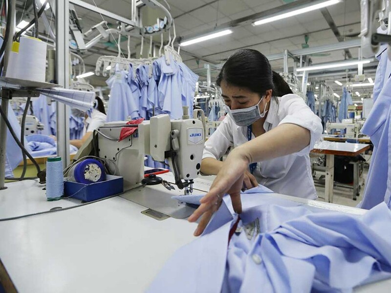 Ngành dệt may được xếp vào nhóm rủi ro cao bởi sử dụng nhiều lao động, chủ yếu là nữ