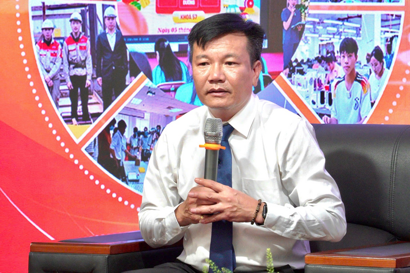 Ông Khuất Quang Tuấn, Hiệu trưởng Trường Cao đẳng Công nghệ và Kinh tế Công nghiệp.
