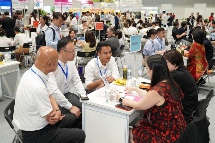 Hơn 300 nhà thu mua đến từ 60 quốc gia, vùng lãnh thổ trên thế giới sẵn sàng đến Việt Nam, tìm cơ hội giao thương. Ảnh: Hoàng Giang