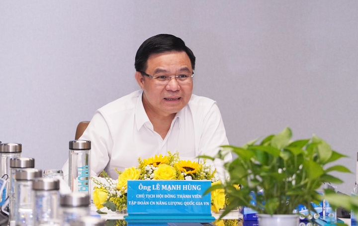 Chủ tịch HĐTV Petrovietnam Lê Mạnh Hùng đề nghị, PVFCCo - Phú Mỹ đánh giá lại toàn diện chiến lược trong bối cảnh mới, trong đó tập trung vào thị trường, nguyên liệu, sản phẩm và công nghệ lõi. (Ảnh Petrovietnam)