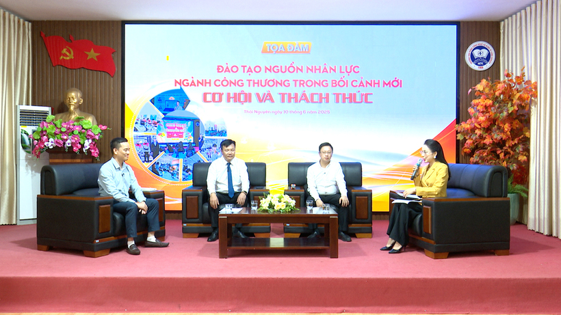 Các diễn giả tham dự tọa đàm “Đào tạo nguồn nhân lực ngành Công Thương trong bối cảnh mới: Cơ hội và thách thức” do Báo Công Thương tổ chức ngày 10/6.