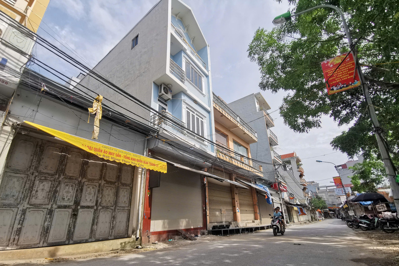 Cảnh tượng chưa từng thấy ở làng nghề tỷ phú thuộc ngoại thành Hà Nội. Ảnh: Bảo An