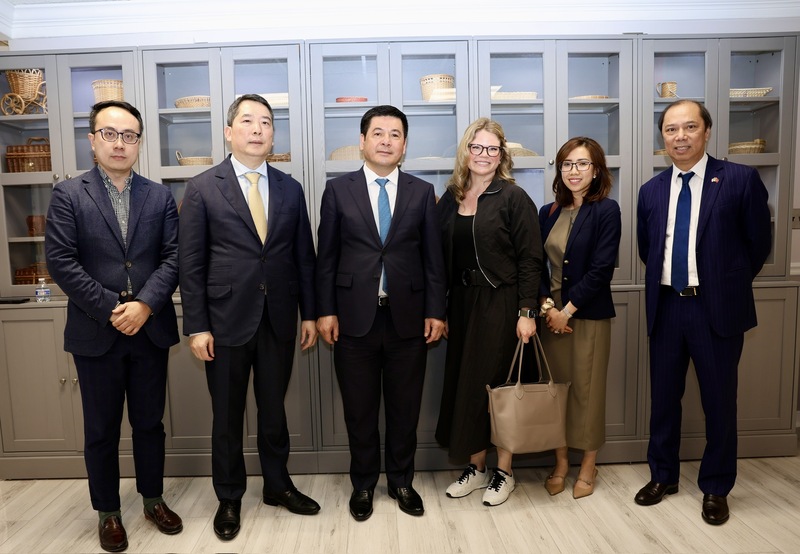 Bộ trưởng đánh giá cao sự hiện diện lâu dài, có trách nhiệm của Tập đoàn Walmart tại Việt Nam