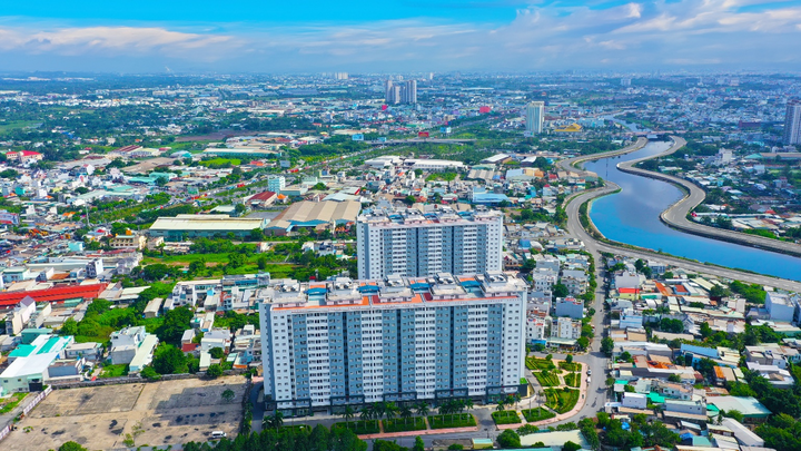 Tuyến đường ven kênh Tham Lương theo quy hoạch, từ Conic Boulevard “Tiến vào” 7 Quận Huyện (Lưu ý: Hình ảnh bên trên chỉ mang tính minh họa theo dữ liệu quy hoạch từ website https://quyhoach-binhchanh.hochiminhcity.gov.vn, không phản ảnh thực tế hiện trạng hạ tầng giao thông tại khu vực)