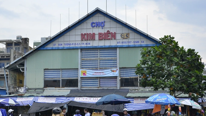 Không để chợ Kim Biên trở thành "điểm nóng" về buôn bán, kinh doanh hóa chất độc hại - Ảnh: Đình Thảo.