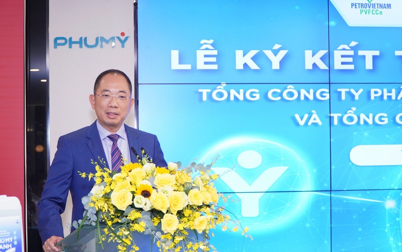 Ông Cao Hoài Dương - Chủ tịch HĐQT PVOIL phát biểu tại Lễ ký kết (Ảnh: PVFCCo – Phú Mỹ)