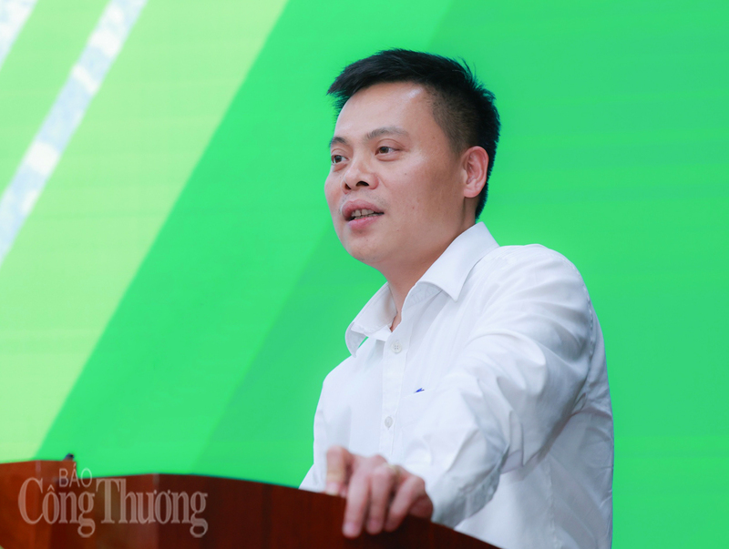 PGS. TS Đặng Trần Thọ, Viện trưởng Viện Công nghệ Năng lượng (Đại học Bách Khoa Hà Nội) chia sẻ về một số giải pháp cho chuyển đổi năng lượng xanh ở Việt Nam. Ảnh: Thanh Tuấn