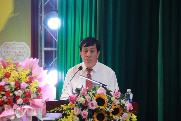 Đồng chí Phan Văn Bản, Ủy viên Ban Thường vụ, Phó Bí thư chuyên trách, Chủ nhiệm Ủy ban Kiểm tra Đảng ủy Bộ Công Thương phát biểu chỉ đạo Đại hội. Ảnh: Thanh Tuấn