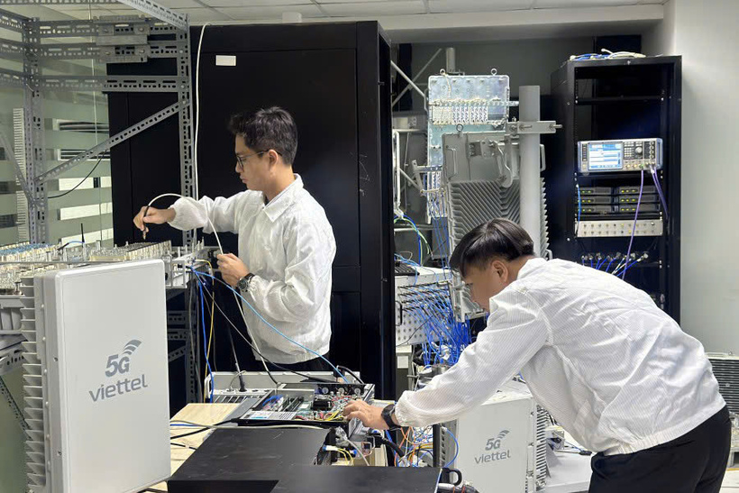 Nghiên cứu, chế tạo và phát triển trạm gốc 5G tại phòng lab. Ảnh: Q.N