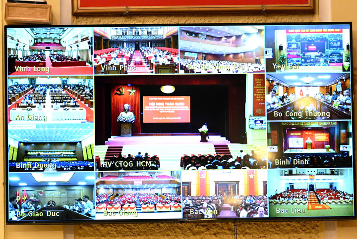 Hội nghị được kết nối trực tuyến từ điểm cầu chính Học viện Chính trị Quốc gia Hồ Chí Minh đến 11.000 điểm cầu trên cả nước