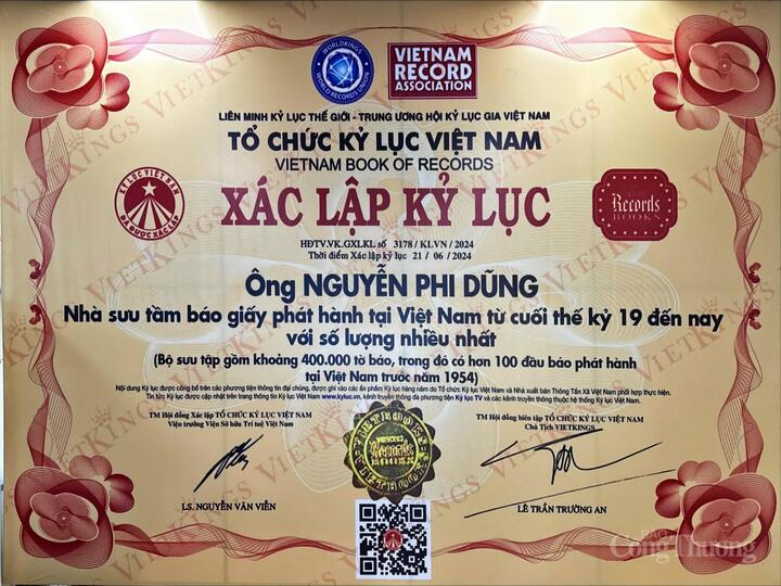 Ngày 29/11/2024, ông Nguyễn Phi Dũng được Tổ chức Kỷ lục Việt Nam trao chứng nhận là “nhà sưu tầm báo giấy cá nhân có số lượng nhiều nhất từ cuối thế kỷ XIX đến nay”.
