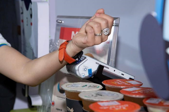 Mỗi giao dịch thành công đều mang lại cho khách hàng niềm vui bất ngờ từ sự tiện lợi cho tới các phần quà dễ thương.