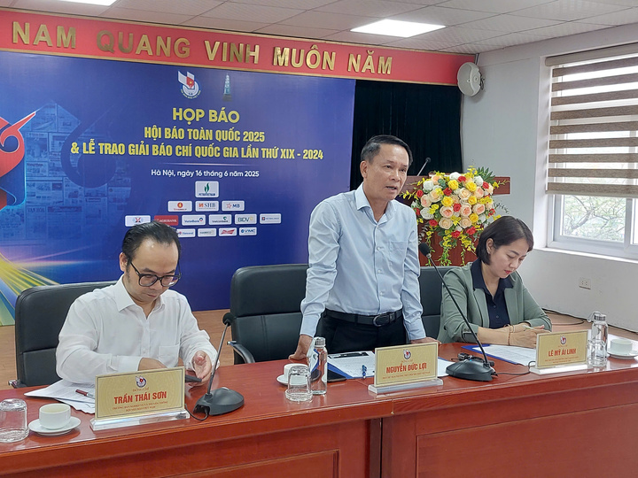 Ông Nguyễn Đức Lợi trao đổi thông tin tại họp báo (Ảnh: Phương Lan)