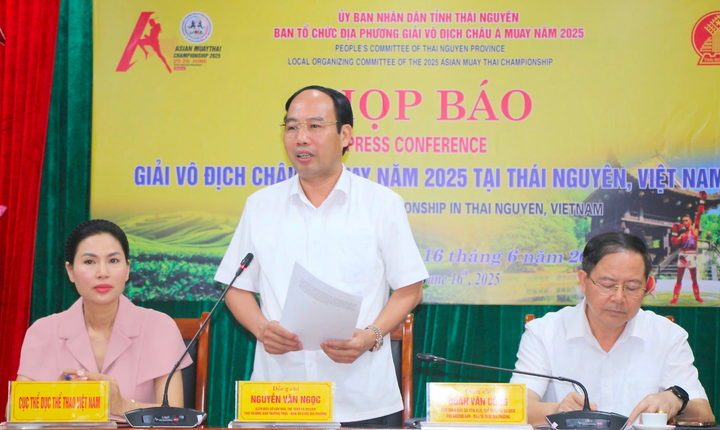Ông Nguyễn Văn Ngọc - Giám đốc Sở Văn hóa, Thể thao và Du lịch tỉnh Thái Nguyên phát biểu tại họp báo. Ảnh: Vân Trường
