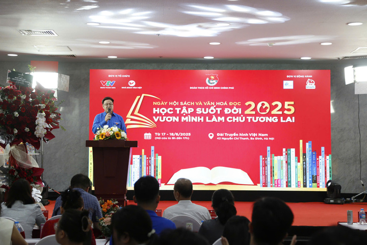 Anh Vũ Huy Hoàng - Phó Bí thư Đoàn Thanh niên Chính phủ phát biểu tại ngày hội. Ảnh: Kiên Trần