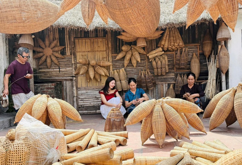 Mỗi làng nghề truyền thống của Hưng Yên là một bức tranh sinh động mang những tinh hoa văn hóa đặc sắc và riêng biệt của vùng đất văn hiến. Ảnh minh hoạ