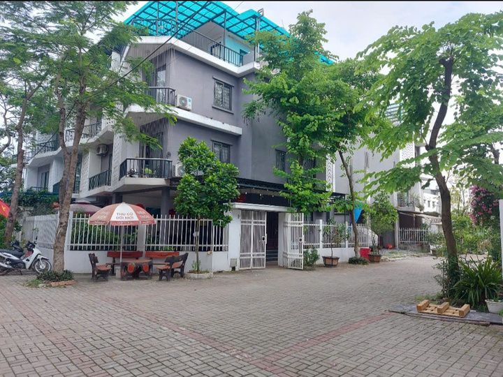 Hạ tầng dự án khu đô thị Nam 32 sau nhiều năm đưa vào sử dụng vẫn khang trang sạch sẽ.