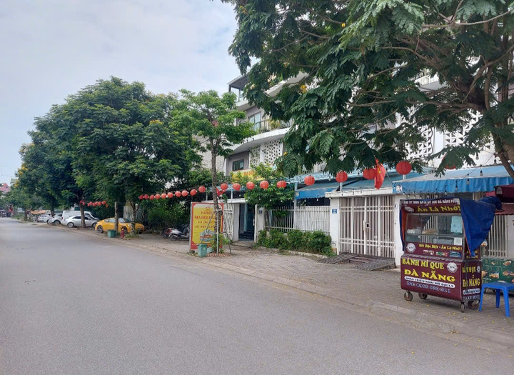 Các căn biệt thự liền kề của của cư dân tại khu đô thị Nam đường 32, huyện Hoài Đức.