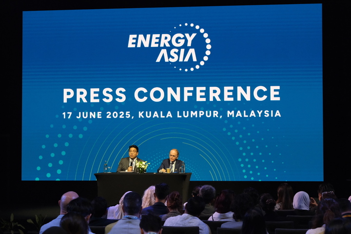 Buổi họp báo với sự tham gia của các nhà báo quốc tế tại sự kiện Energy Asia 2025. Ảnh: Lê An