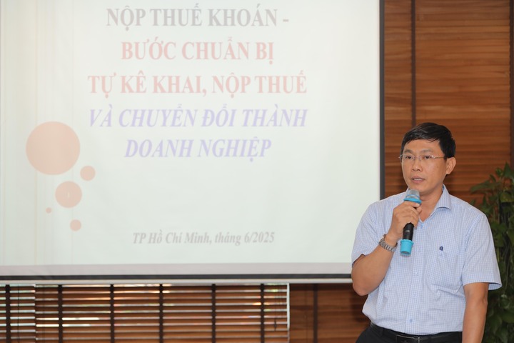 Ông Hoàng Xuân Nam - Phó Trưởng phòng Quản lý và Hỗ trợ doanh nghiệp số 4, Chi cục Thuế khu vực II (TP. Hồ Chí Minh). Ảnh Thanh Minh