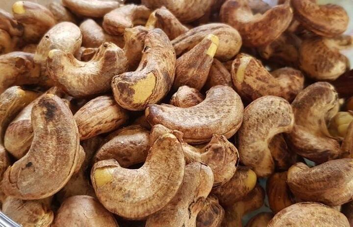 Việt Nam đã chi 2,1 tỷ USD để nhập khẩu hạt điều. Ảnh minh hoạ