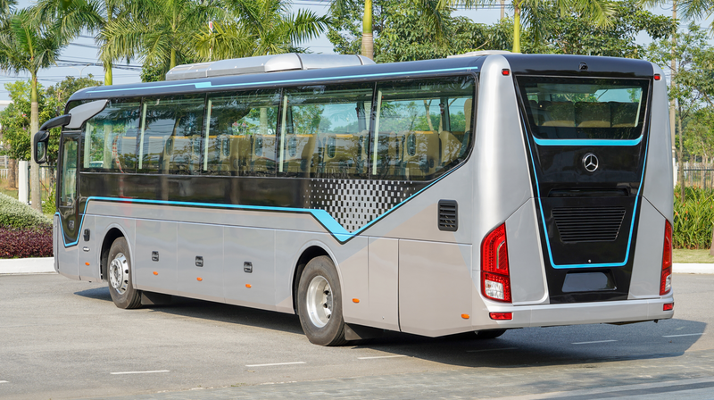 Xe bus cao cấp Mercedes-Benz xuất khẩu sang Thái Lan