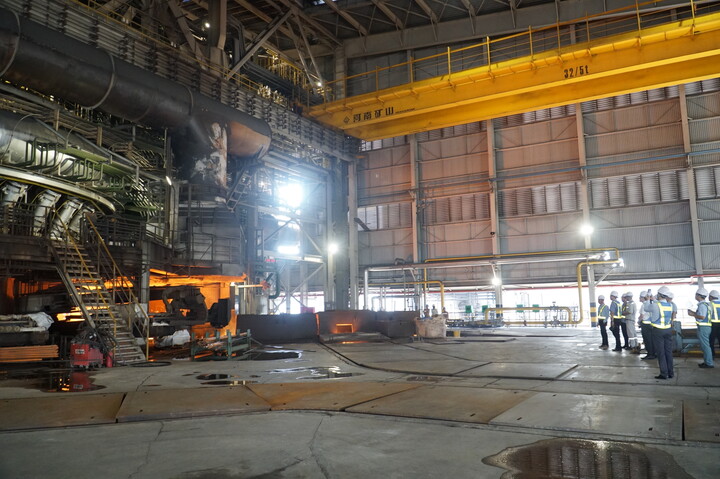 Đoàn công tác khảo sát hoạt động nhà máy thép Hòa Phát Dung Quất (Ảnh: Vũ Lê)